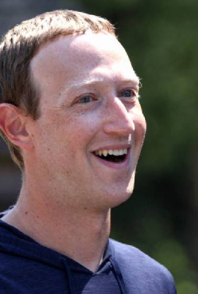 Mark Zuckerberg presenta su hija en redes sociales
